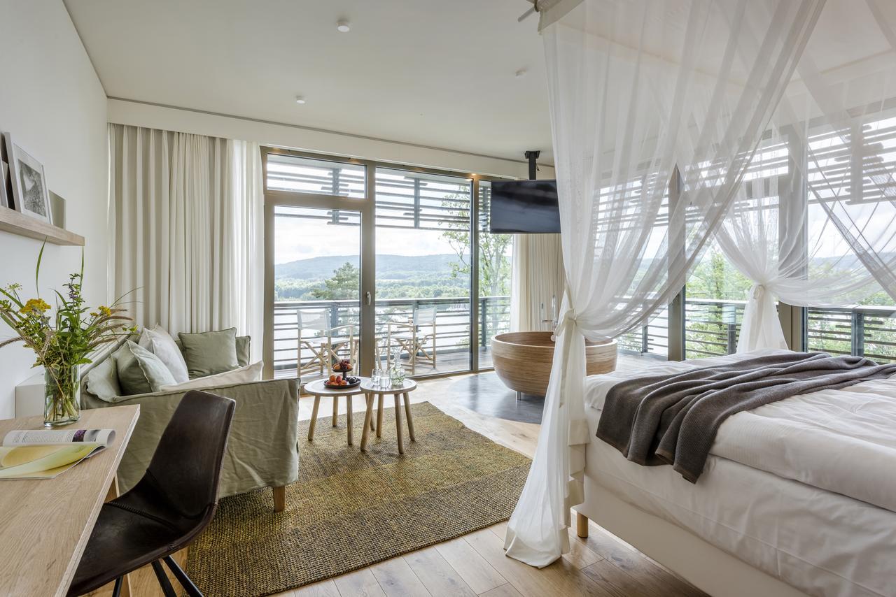 Suite with Balcony,596616300:JPEG